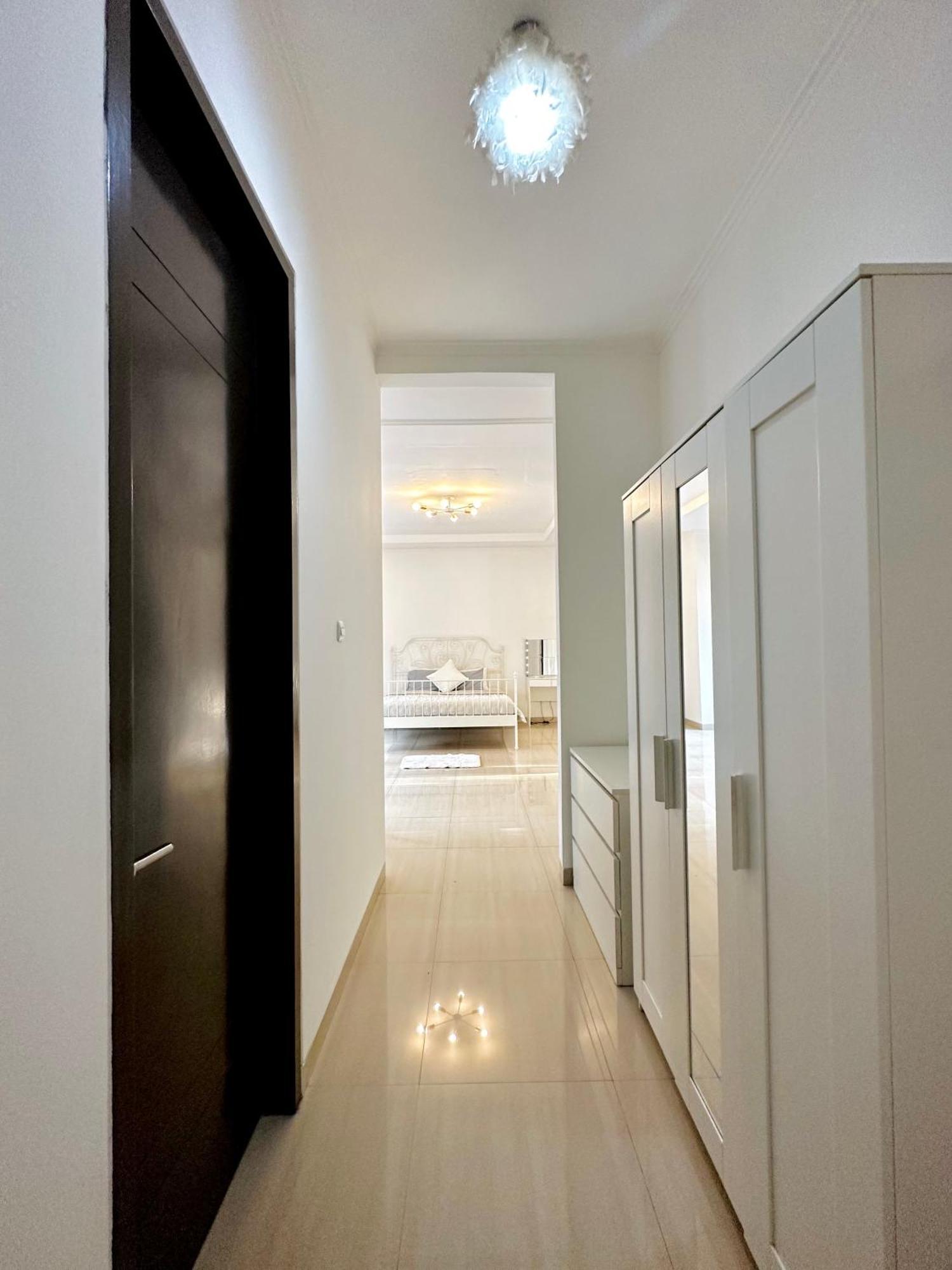4-Bedroom Home In South Jakarta Nuansa Swadarma Residence By Le Ciel Hospitality Экстерьер фото